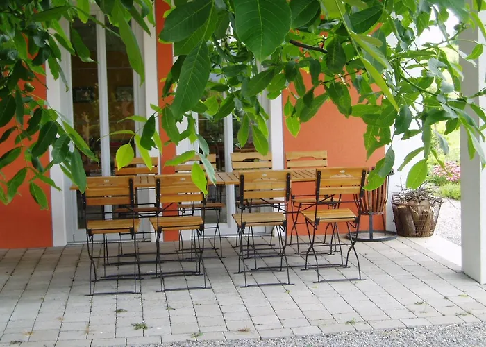Weinhof am Nussbaum
